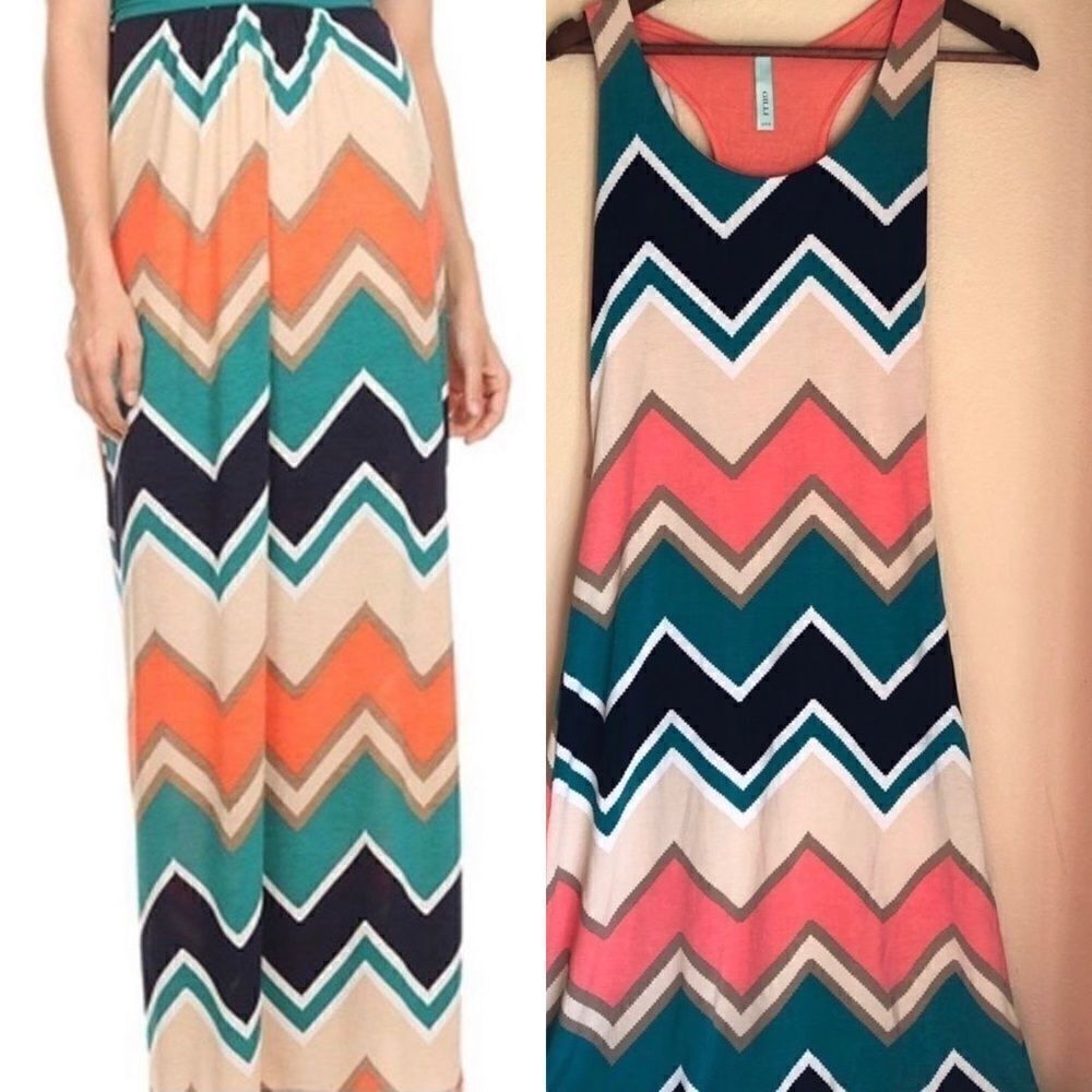 Gilli Racer back Maxi coral and turquoise chevron print long maxi dress -size L